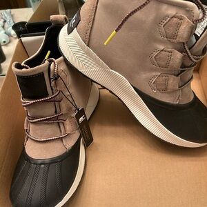 Women's Sorel Out N About III Classic Waterproof Boots Size 9.5 new!!! No box